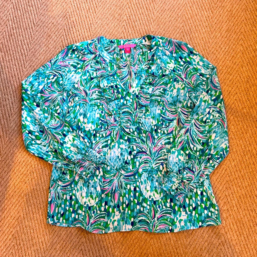 EUC Lilly Pulitzer top, size small, machine washable like silk material